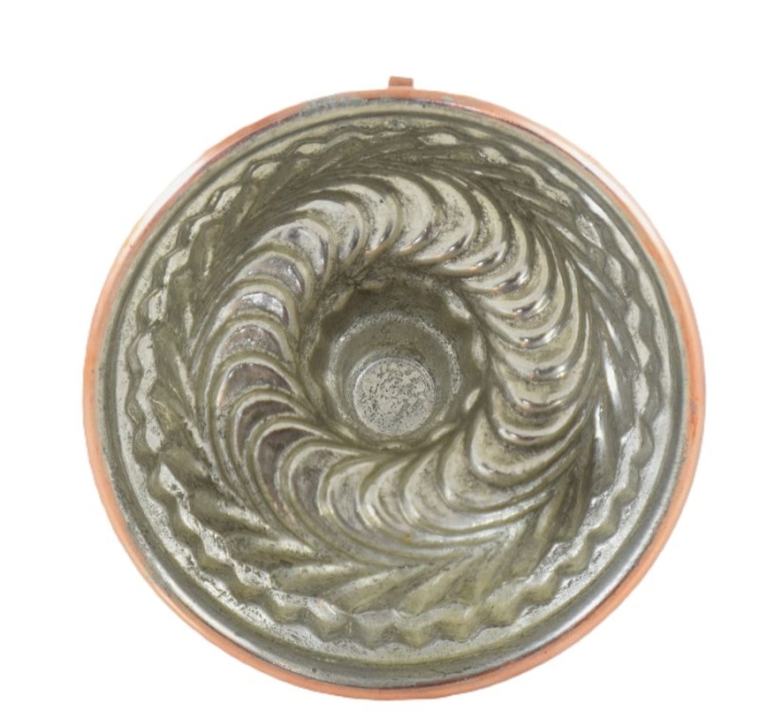 Small copper baking mold kk. p 17