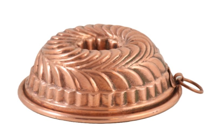 Small copper baking mold kk. p 17