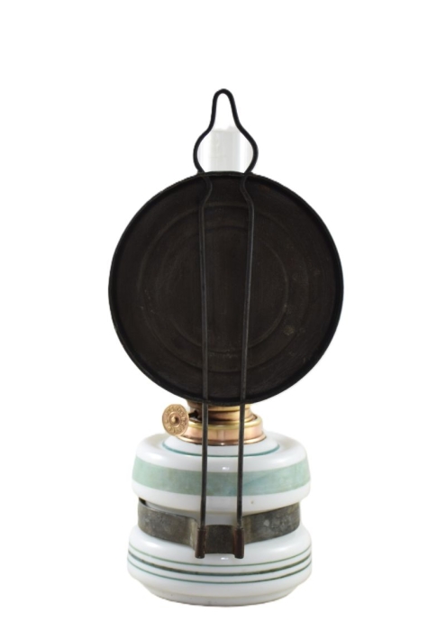 Antique wall mounted oil/kerosene lamp v. sl 17