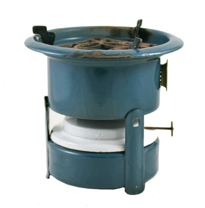 Vintage one wick burner kerosene stove e. bl 9