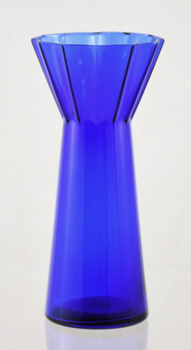 Blue bulb vase ag. b 1