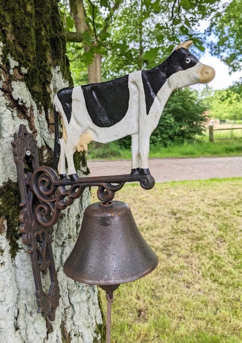 Bell with cow