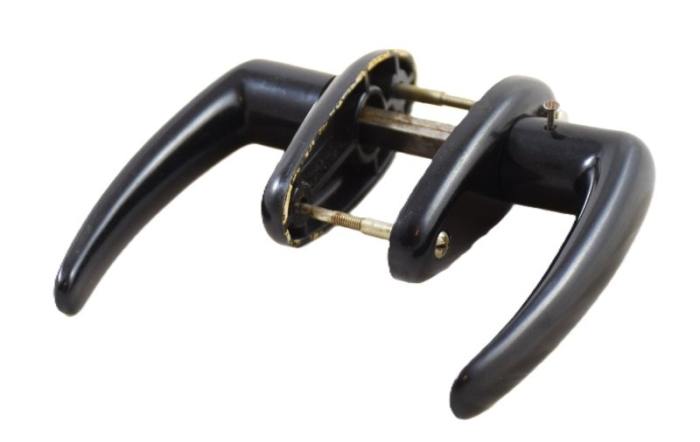 Set bakelite door handles b. d 3