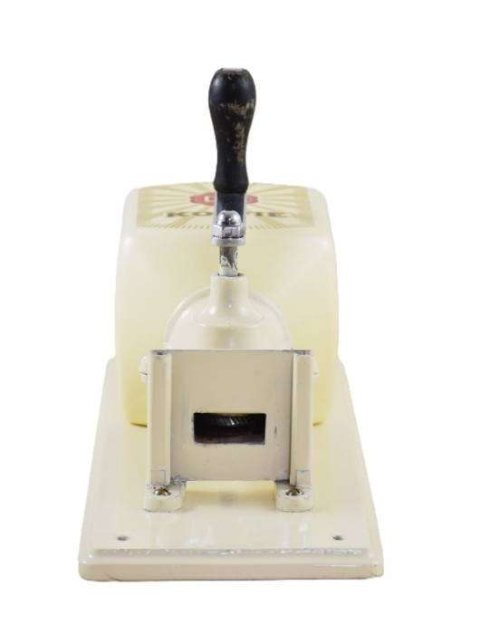 Vintage Dutch wall coffee grinder DE nr. 3