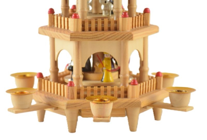 Kleine kerstpiramide drie verdiepingen k. d 16