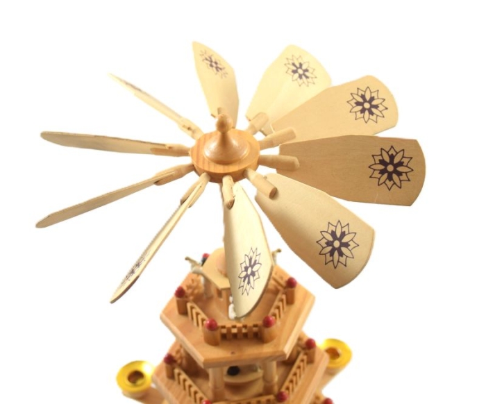 Kleine kerstpiramide drie verdiepingen k. d 16