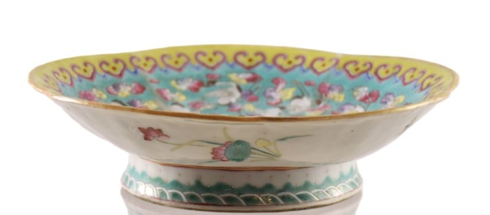 An antique  Chinese porcelain pedestal dish with cranes