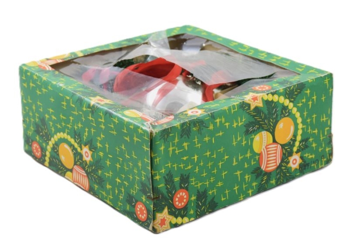 Kerstkrans met zilverkleurige ballen k. d 28