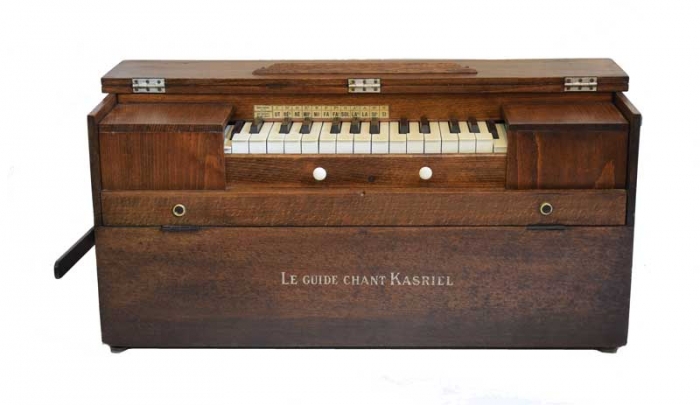 Antiek kistorgel koororgel Le guide chant Kasriel