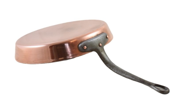 Vintage copper frying pan kk. p 4