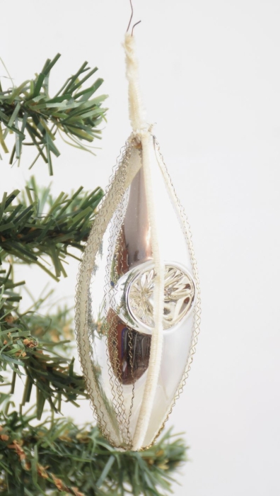 Oval shaped indent bauble k. z 14 Oval shaped indent bauble k. z 14