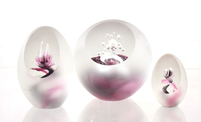 Set three paperweights Pfeiffer glass