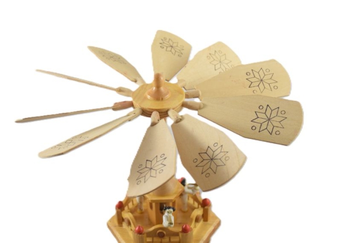 Christmas pyramid k. d 22