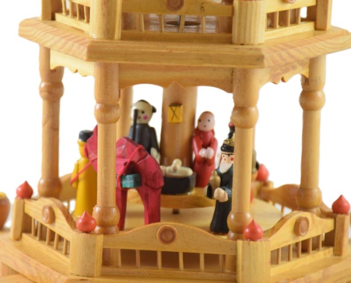 Christmas pyramid k. d 22