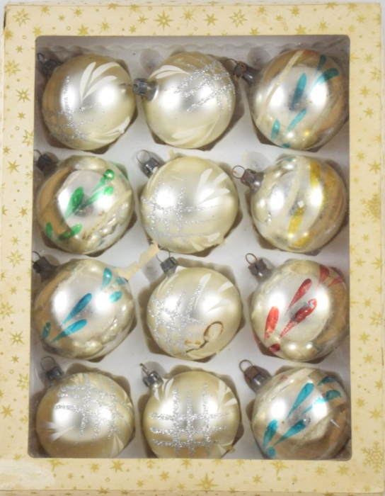 Set of twelve  baubles k. bg 12