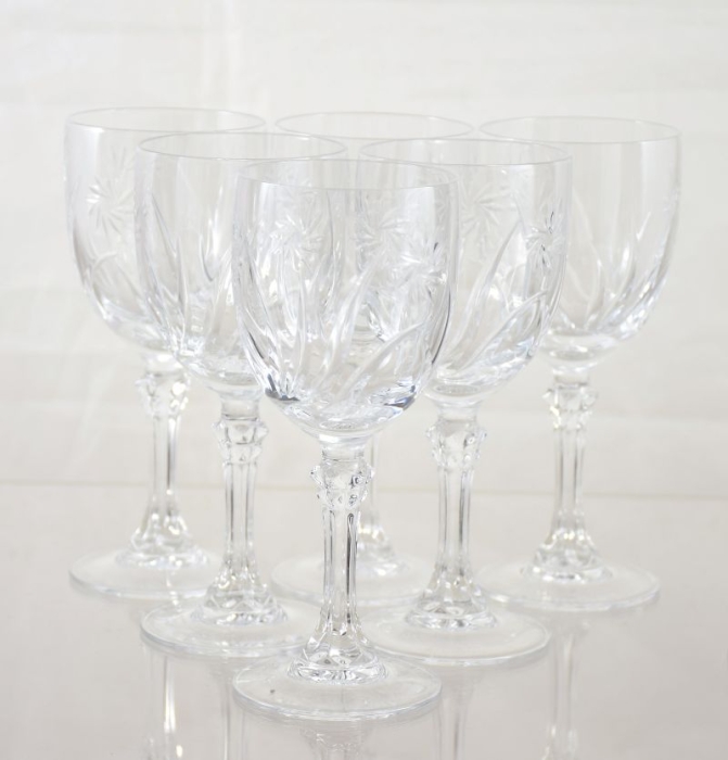 Zes kristallen witte wijn glazen k. s 2 Zes kristallen witte wijn glazen k. s 2