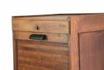 Vintage houten archiefkast met rolluik gereserveerd